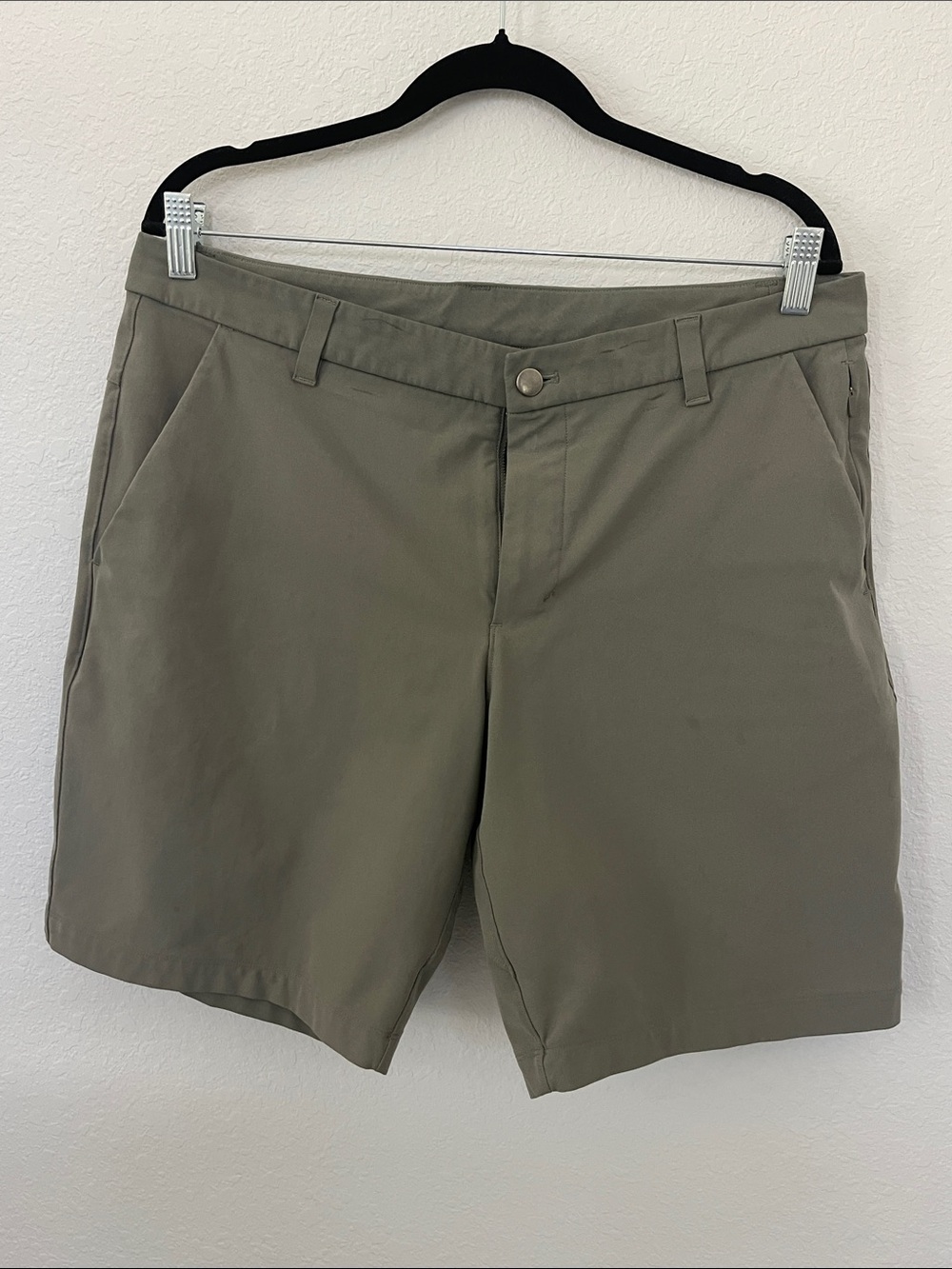 Lululemon Commission Shorts 9” Men’s‎ 34 Gray Green Golf Stretch Performance